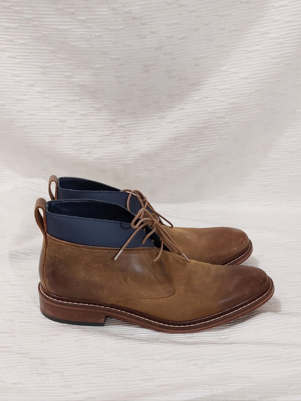 Cole Haan Brown Leather Chukka Boots with Navy Collar Size 9 - Picture 2 of 9